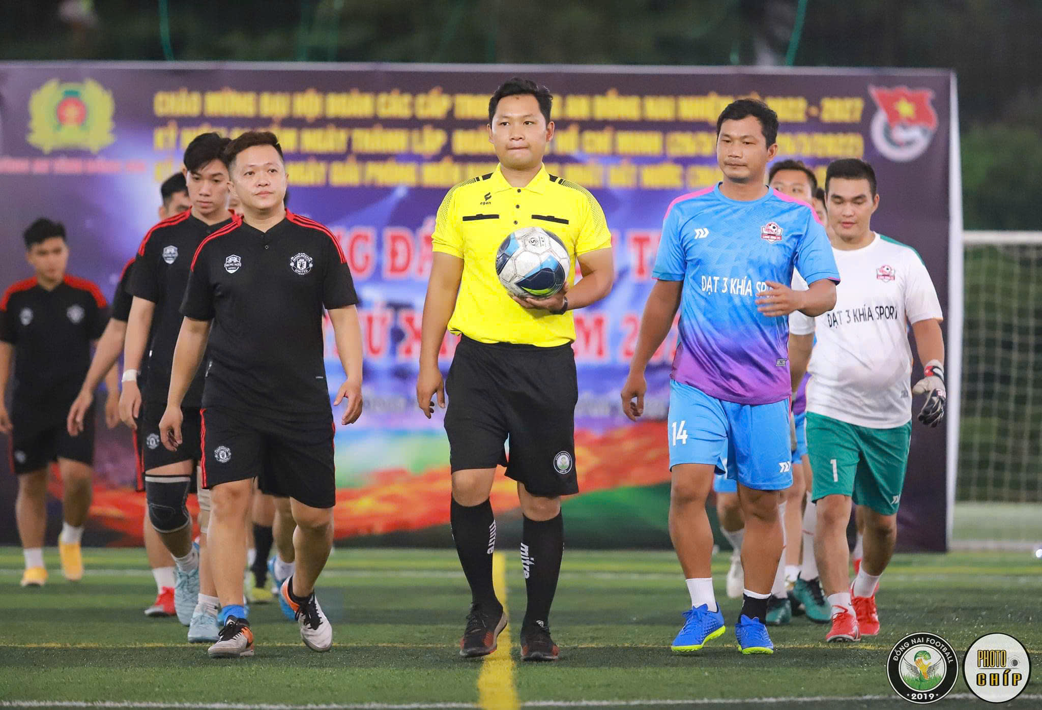 Trọng tài bóng đá